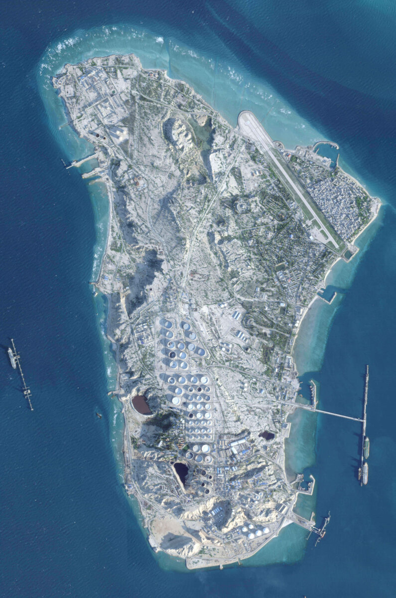 Iran, media: reports of explosion-like sounds around Kharg Island