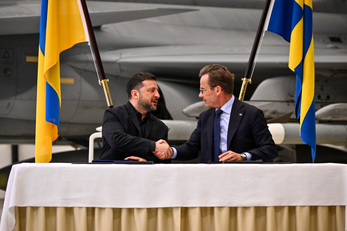 Ukraine, media: “NATO discussing €70 billion aid package for Kyiv”