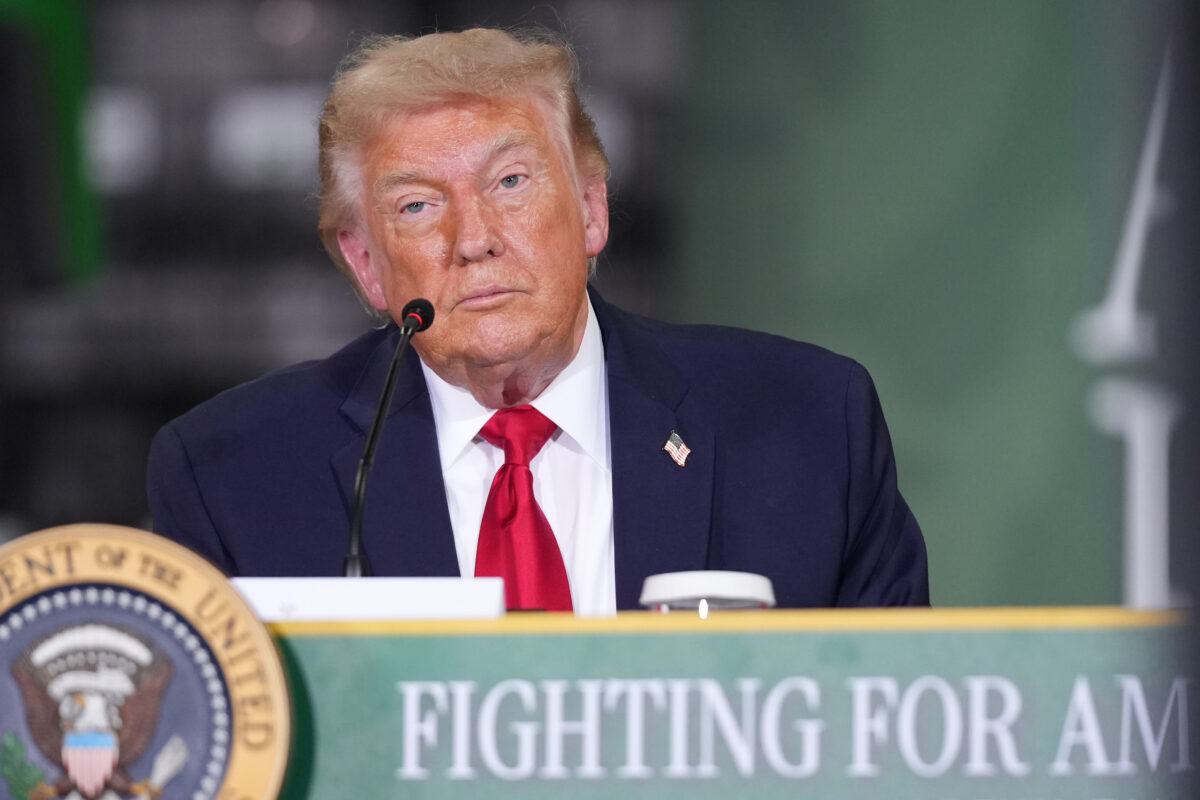 Trump to Tehran: “You launched your missiles, now return to negotiations”  Milan, June 7 (LaPresse) – U.S. President Donald Trump, commenting on Iran’s missile launches toward Israel in an interview with Fox News, said:  “I would suggest to Iran: you launched your missiles, enough. Go back to the negotiating table and reach an agreement.”  The statement comes amid escalating tensions following Iranian ballistic missile attacks on northern Israel, with air defense systems reportedly intercepting incoming threats, according to Israeli military sources.  FRANÇAIS  Trump à Téhéran : « Vous avez lancé vos missiles, retournez à la table des négociations »  Milan, 7 juin (LaPresse) – Le président des États-Unis Donald Trump a réagi au lancement de missiles iraniens vers Israël lors d’une interview à Fox News en déclarant :  « Je suggérerais à l’Iran : vous avez lancé vos missiles, ça suffit. Retournez à la table des négociations et trouvez un accord. »  Cette déclaration intervient dans un contexte de forte escalade après des tirs de missiles balistiques iraniens sur le nord d’Israël, interceptés en partie par les systèmes de défense aérienne israéliens, selon des sources militaires.