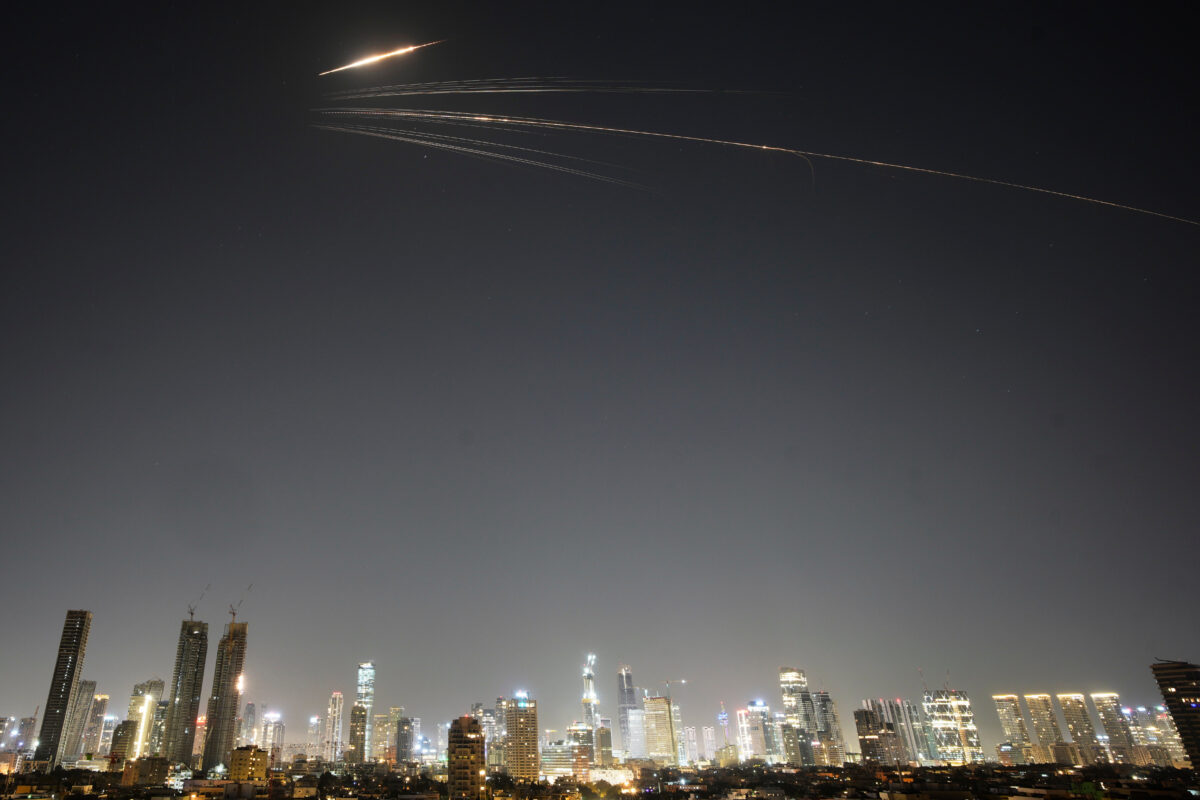 Iran, IDF: “Missile from Yemen intercepted over Tel Aviv”