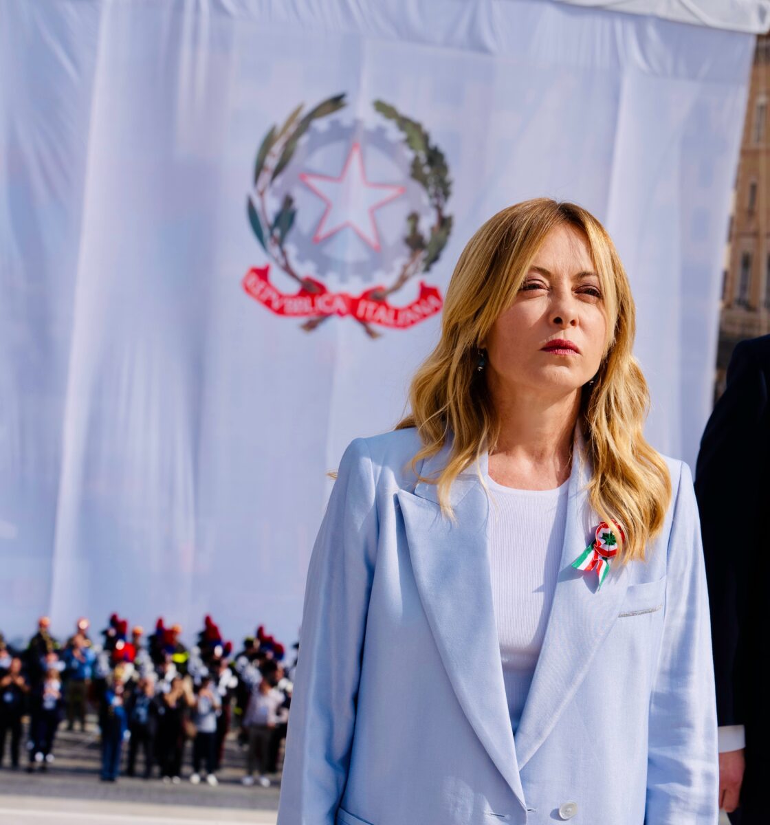 Naples: Teacher who wrote shocking post about Meloni’s daughter dies in hospital