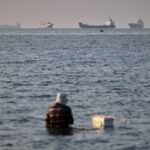 Iran, Tehran: “Strait of Hormuz completely closed until further notice”