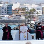 Migrants: Pope arrives at the ‘pier of shame’ in Gran Canaria with Sanchez