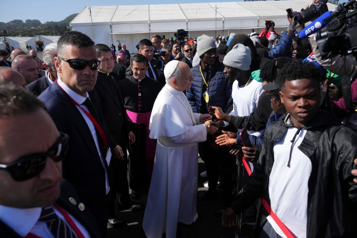 Spain, Pope in Tenerife: ‘We are all migrants, let us help one another’