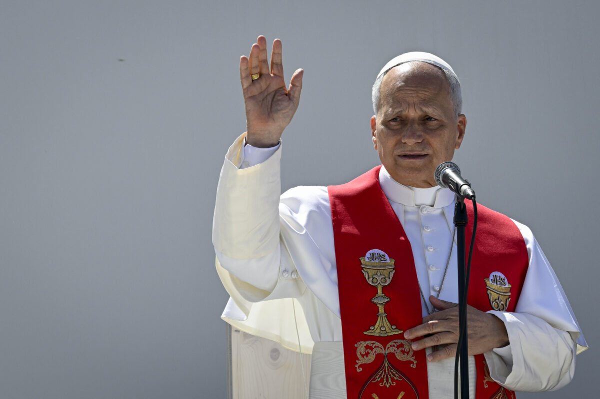 Migrants: Pope in Tenerife: ‘No human being is an island; we are born to encounter one another’ Migrants: Pope in Tenerife: ‘No human being is an island; we are born to encounter one another’