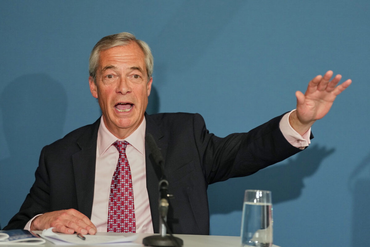 UK, Farage: ‘Protests in Belfast are just the start; white people are being discriminated against’ UK, Farage: ‘Protests in Belfast are just the start; white people are being discriminated against’