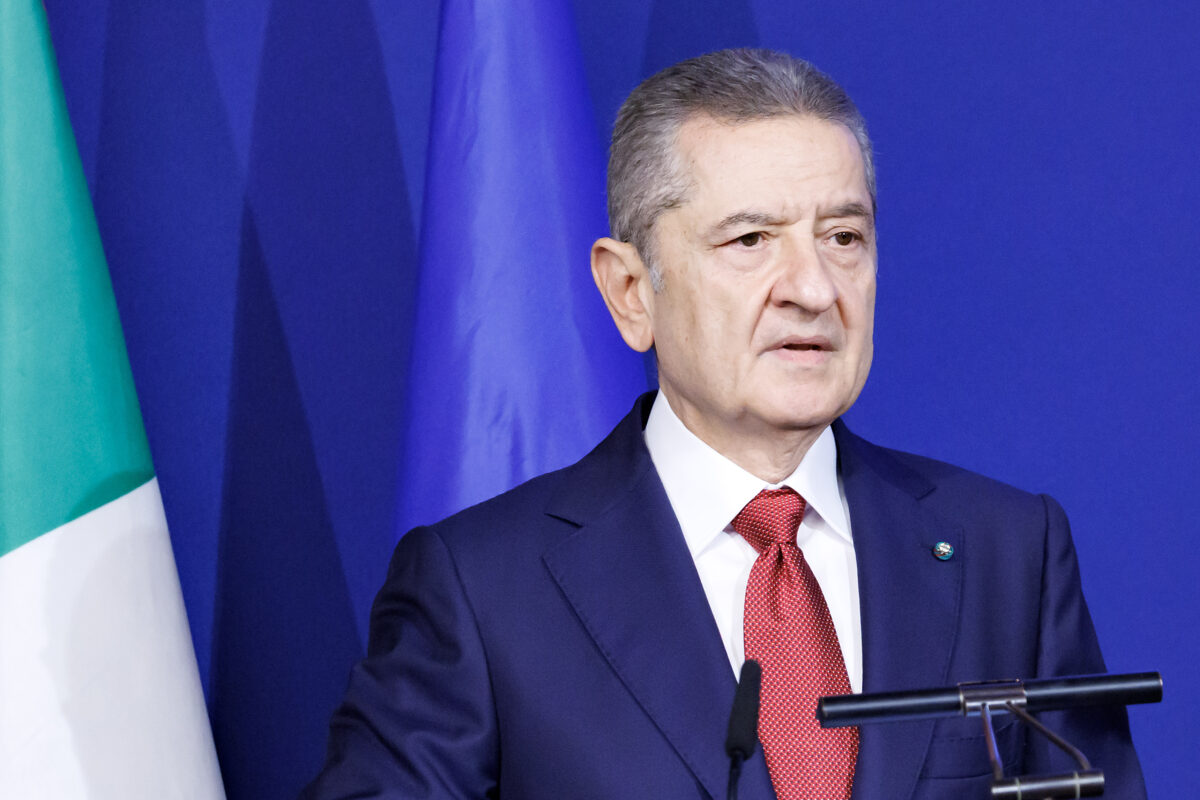 Public finances, Bank of Italy: ‘Debt fell by 2.9 billion in April, standing at 3,155.3 billion’ Public finances, Bank of Italy: ‘Debt fell by 2.9 billion in April, standing at 3,155.3 billion’