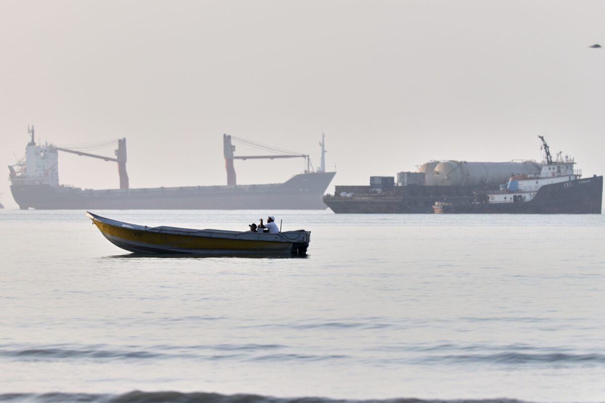 Iran, Tehran media: ‘Fees for passage through the Strait of Hormuz suspended for 60 days’ Iran, Tehran media: ‘Fees for passage through the Strait of Hormuz suspended for 60 days’