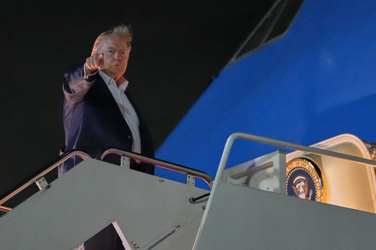 Iran, Trump: ‘Ships are beginning to move out of the Strait of Hormuz’