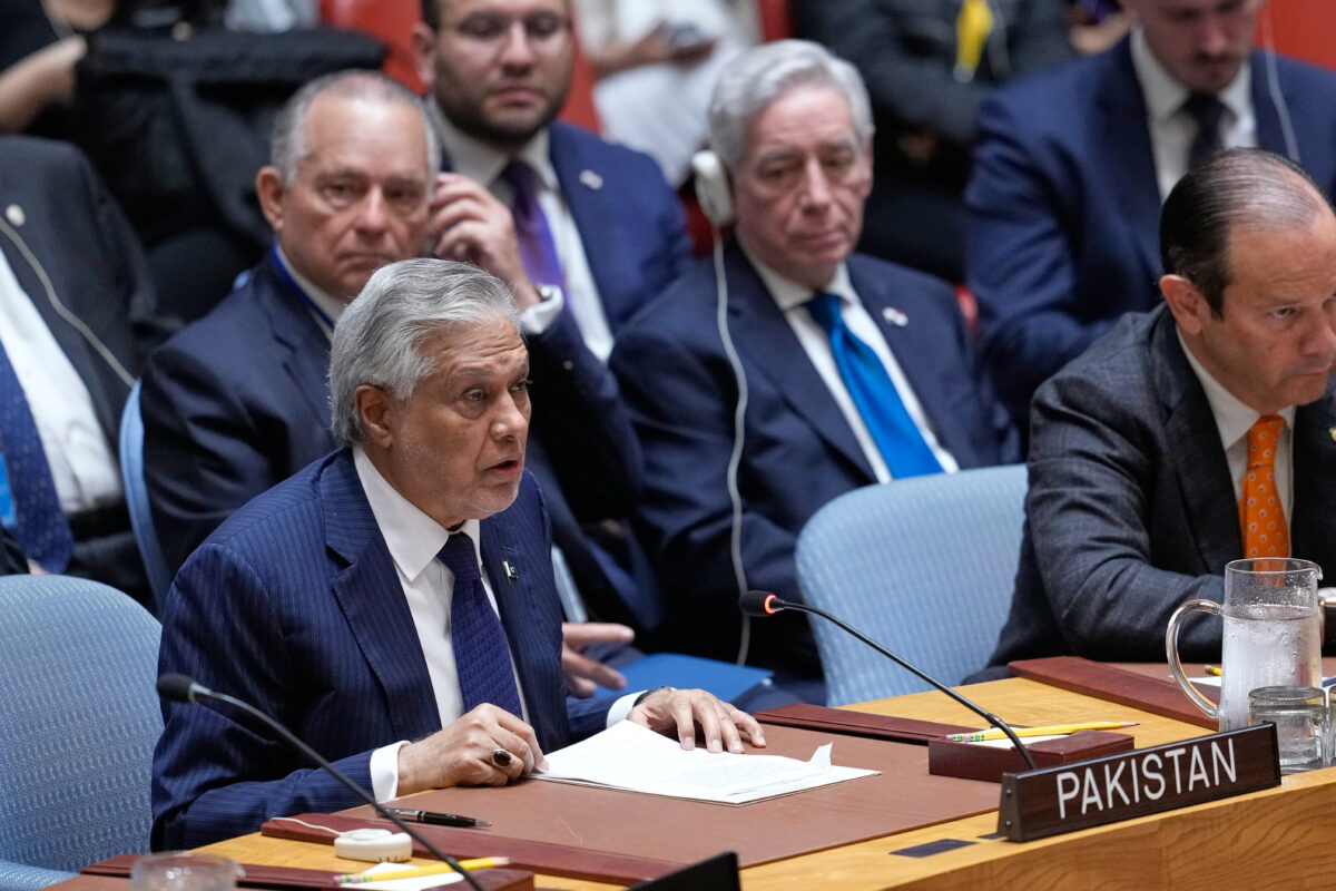 Iran: Pakistan’s Foreign Minister tells the BBC: “Agreement signing ceremony in Switzerland cancelled”