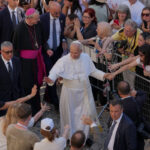 Papa Leone XIV in Pavia: “Enough hatred, bullying and wars between countries”