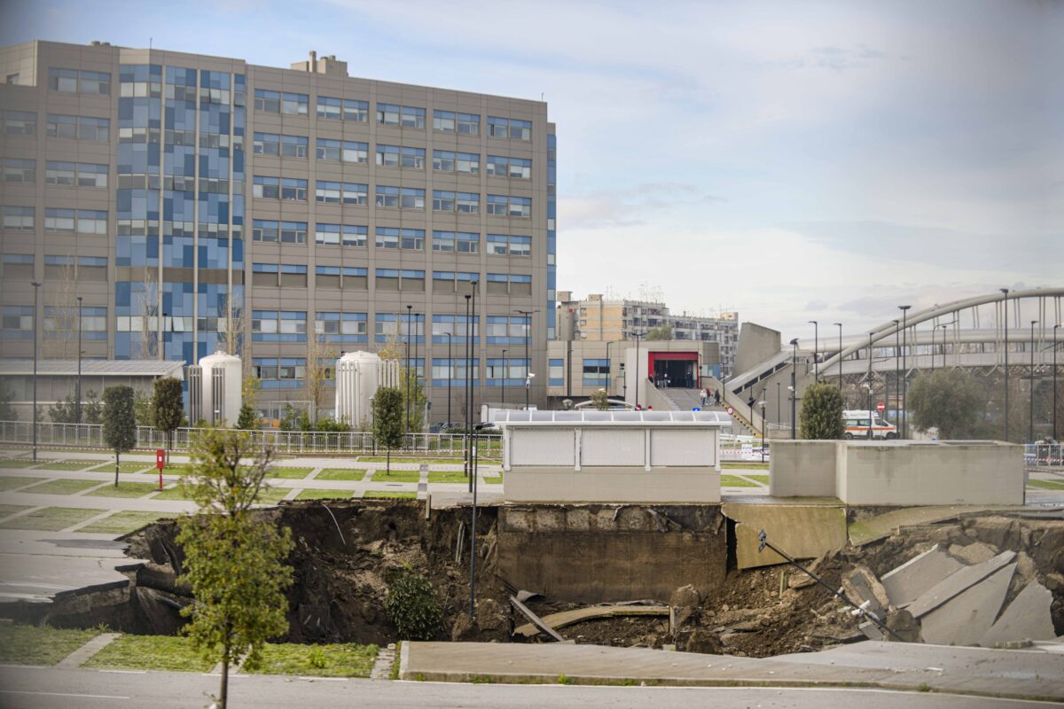 Naples: fire at the Ospedale del Mare hospital; external panels ablaze