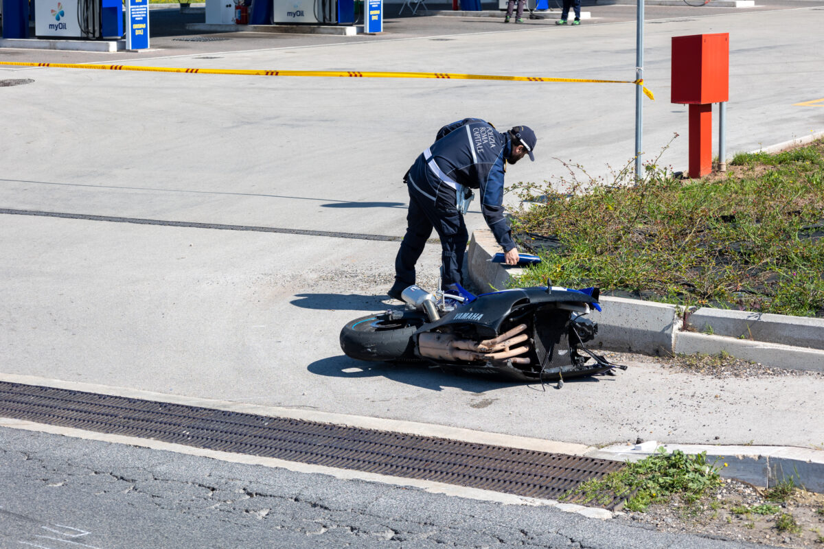 Road accidents: pile-up near Rome leaves 16-year-old motorcyclist dead Road accidents: pile-up near Rome leaves 16-year-old motorcyclist dead