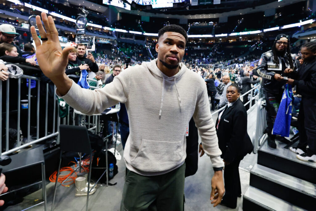 Basketball, NBA: Giannis Antetokounmpo moves to Miami Heat