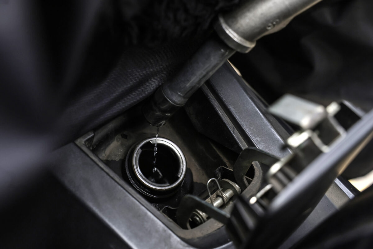 Mimit: “16th consecutive day of price falls; self-service petrol at 1.819 euro/l, diesel at 1.908”
