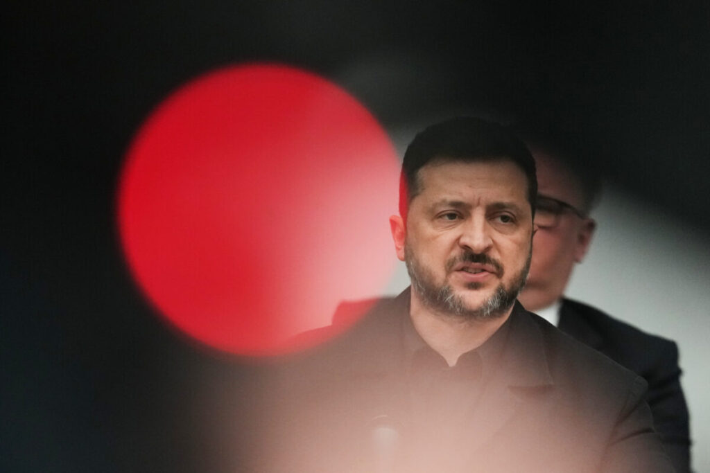 Ukraine, Zelensky: ‘Two Russian oil refineries struck 1,500 km from the front line’