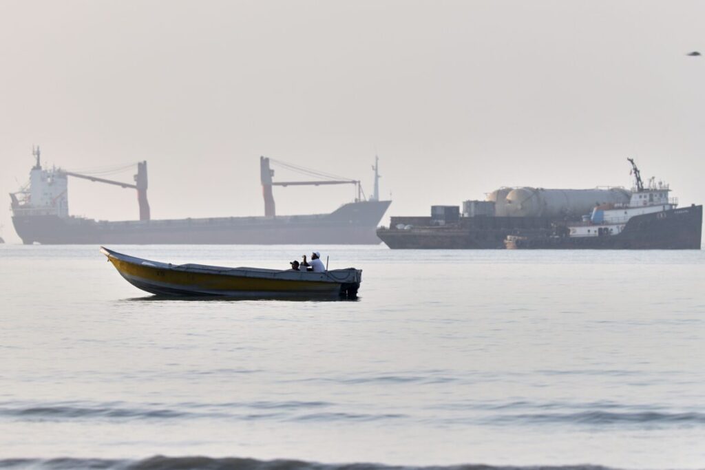 Iran, Tehran media: ‘Communication channel established with the US regarding the Strait of Hormuz’