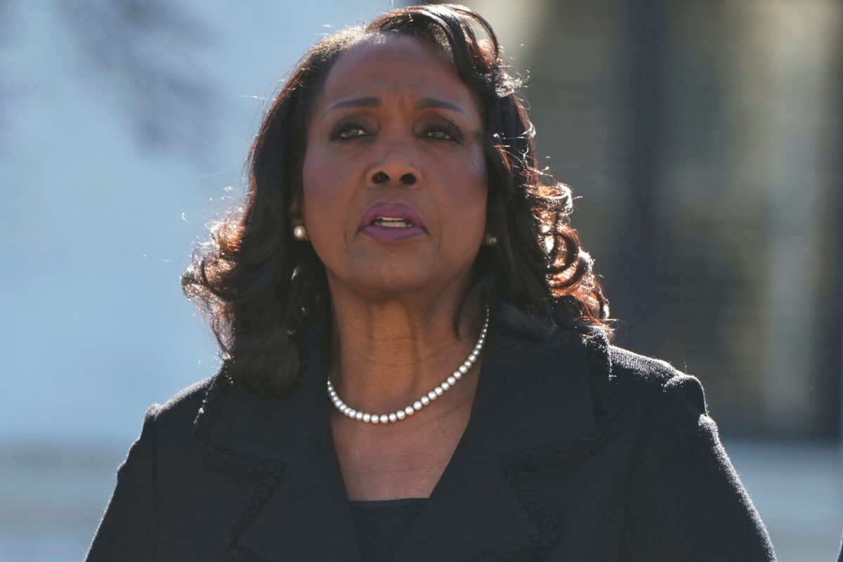 US: Supreme Court rules that Lisa Cook can remain at the Fed
