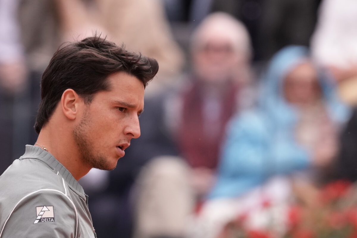Wimbledon, Darderi out on debut in straight sets against Quinn