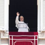 Pope: “It is the duty of every Christian to sacrifice themselves for a world living in harmony”