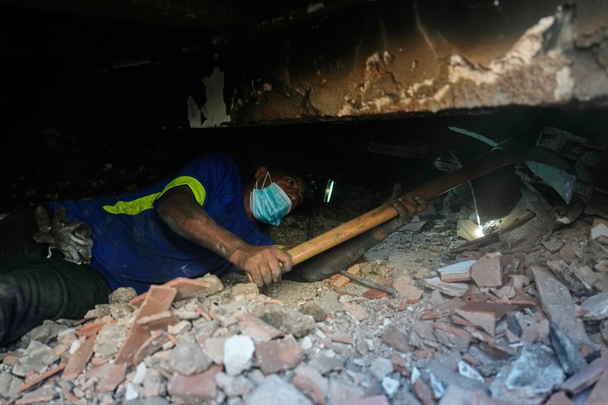Venezuela, earthquake death toll rises to 1,719 with more than 5,000 injured