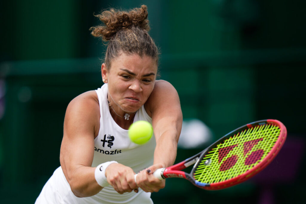 Wimbledon: Paolini comes from behind to beat Montgomery and reaches the second round