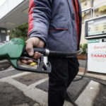 Fuel, Codacons: “Excise cut expires tomorrow, without extension +3 euros per tank”
