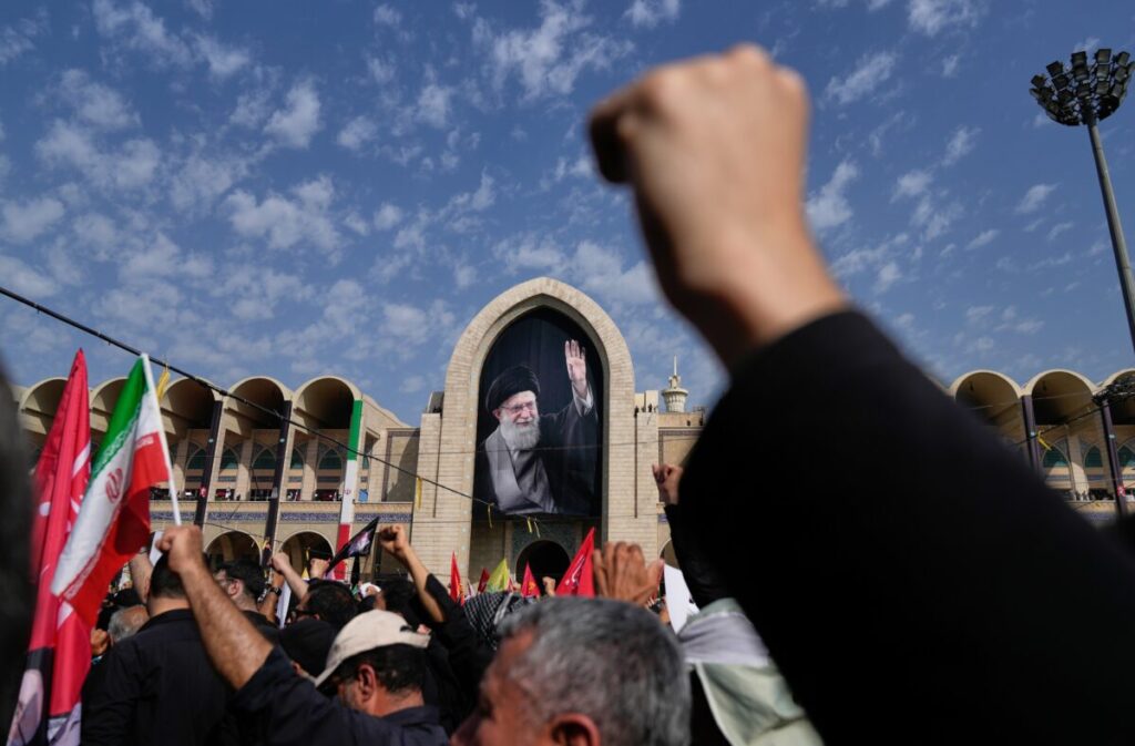 Iran, Tehran warns US and Israel: “We will avenge Khamenei’s blood”