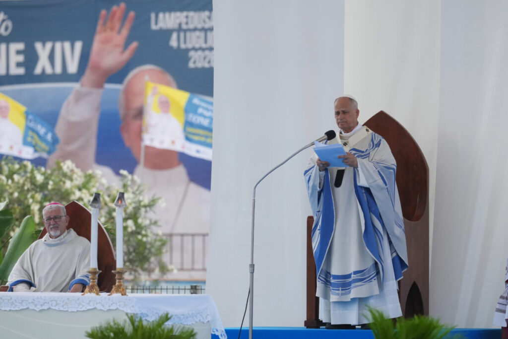 Pope in Lampedusa: “Europe called upon to shoulder an epoch-making responsibility”