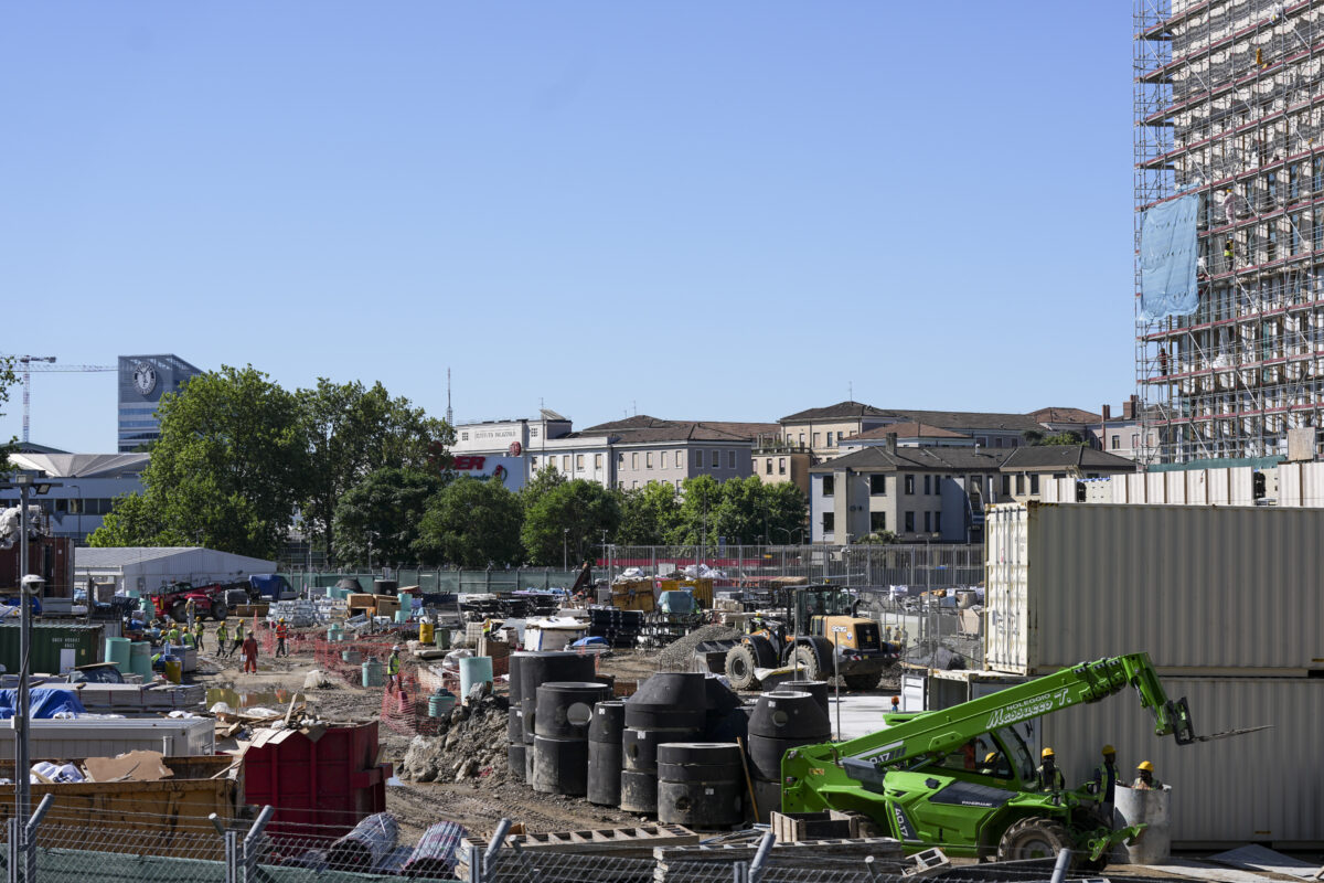 Illegal labour practices: exploitation at US Consulate building site; Turkish manager remains in custody Illegal labour practices: exploitation at US Consulate building site; Turkish manager remains in custody