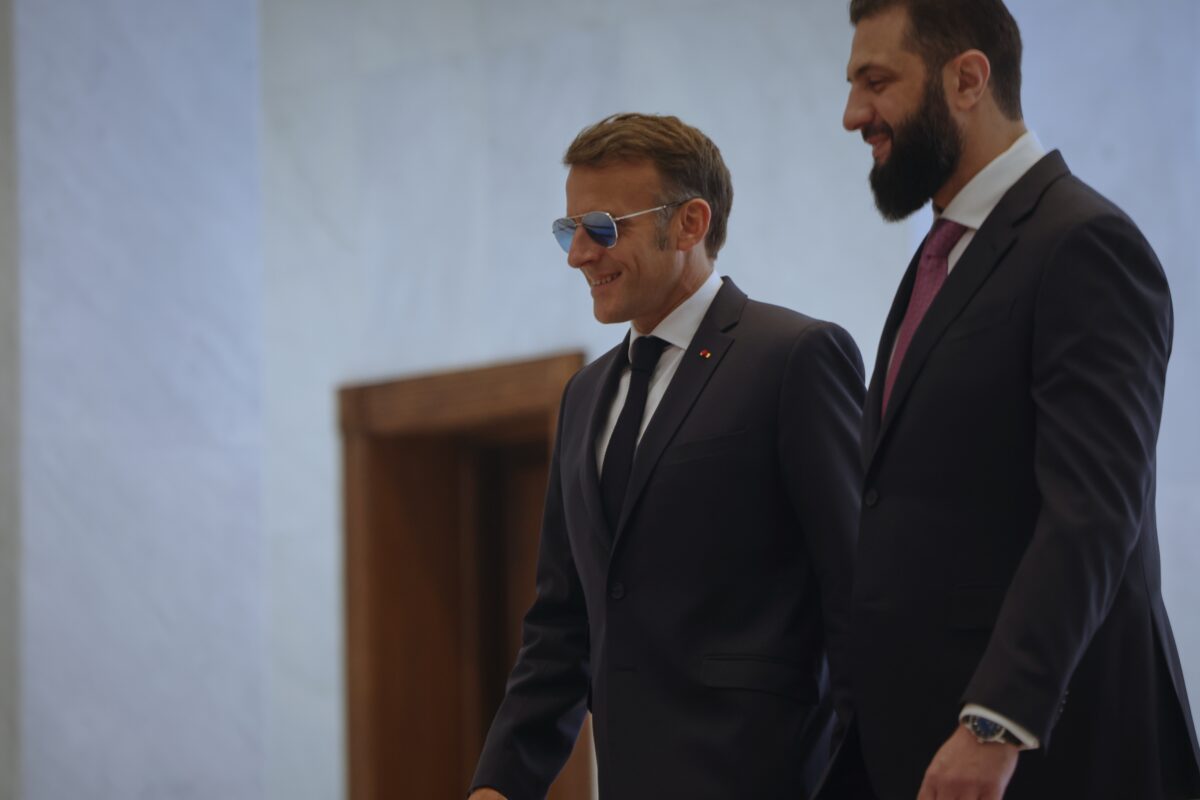Syria, Élysée Palace: ‘Macron is fine, visit to Damascus continues’