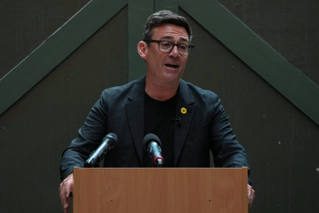 United Kingdom: Burnham unchallenged for Labour leadership; Carns will not stand
