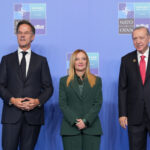 NATO: Meloni brings to Rome a pistol donated to the leaders by Erdogan; procedures followed