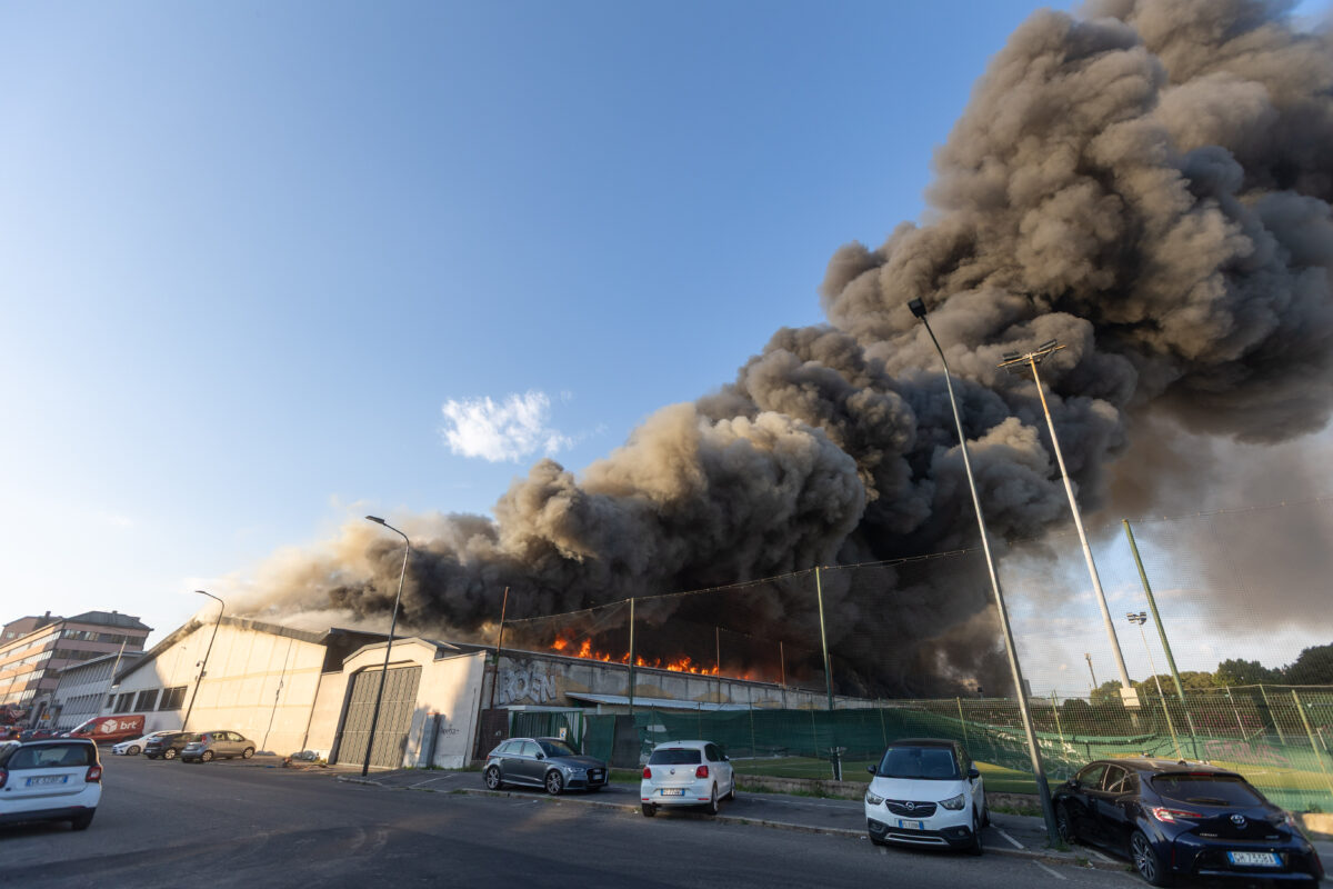 Milan, BRT fire: windows closed and no outdoor parking within a 2 km radius