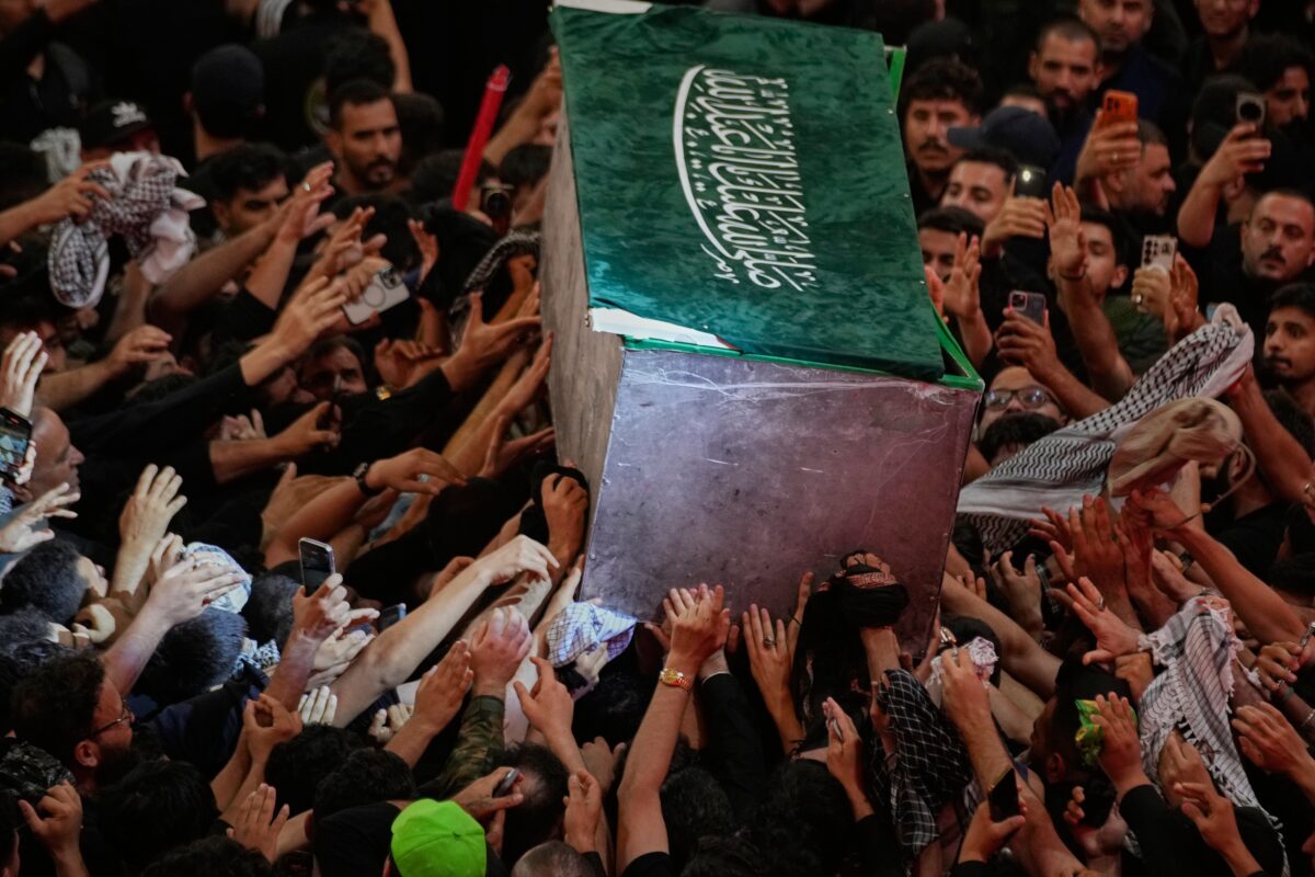 Iran, Tehran media: “Khamenei burial ceremony postponed to 1 p.m. Italian time.” Iran, Tehran media: “Khamenei burial ceremony postponed to 1 p.m. Italian time.”