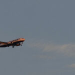 Greece: scare on flight to Munich – window shatters, passenger rescued
