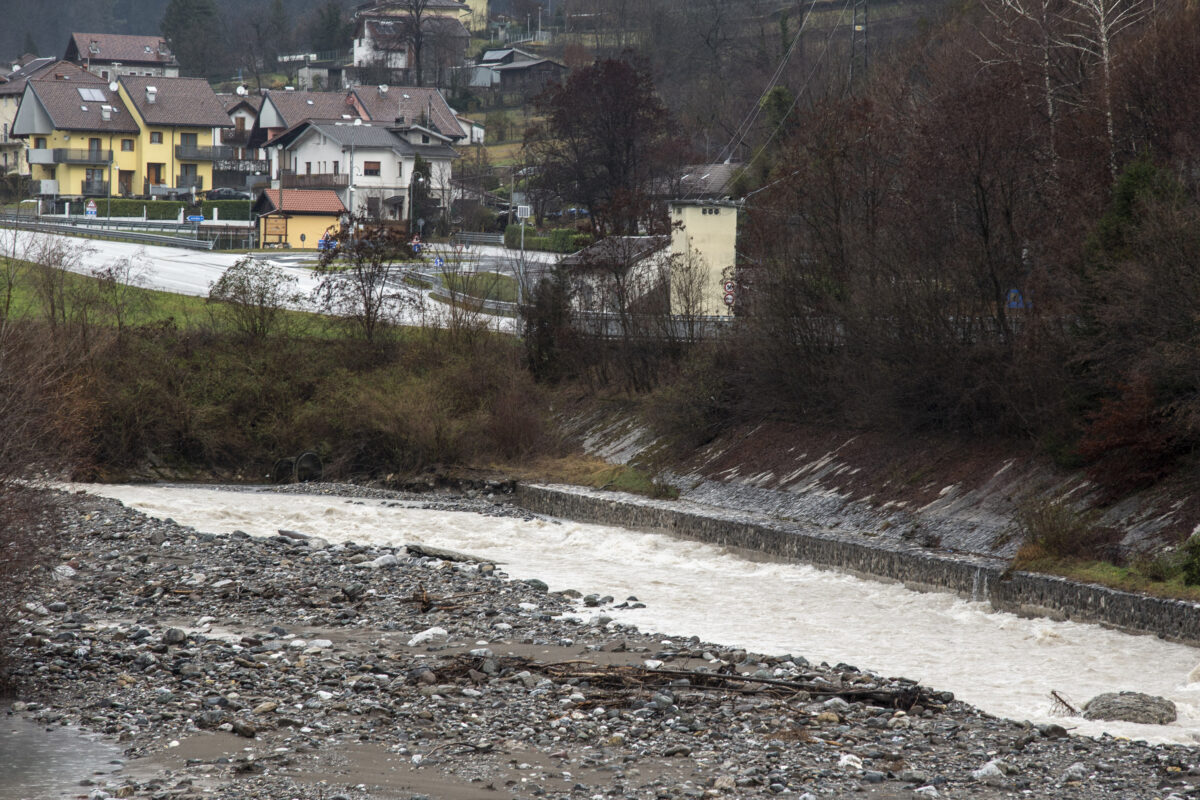 Udine: Man missing in the Tagliamento after swimming with his children; one child in a serious condition Udine: Man missing in the Tagliamento after swimming with his children; one child in a serious condition