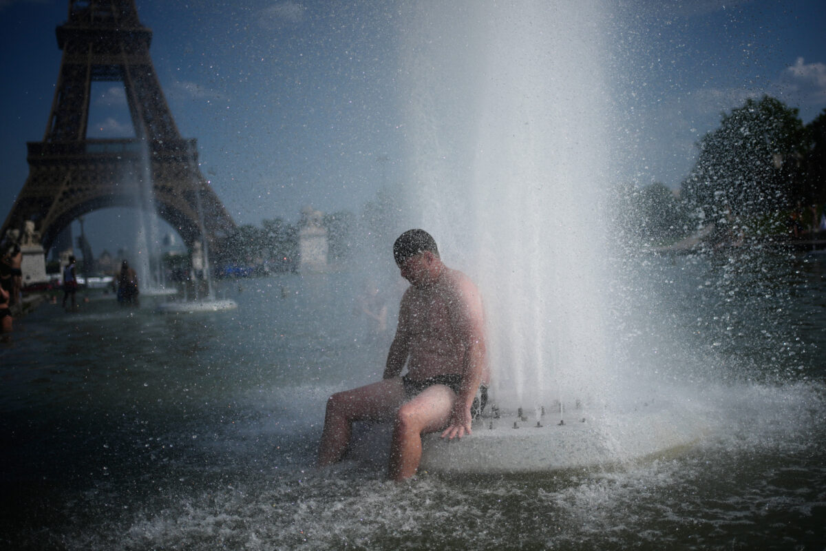 Heatwave: Eiffel Tower and Louvre in Paris announce early closure
