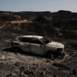 Spain: hundreds of firefighters still at work in Andalusia