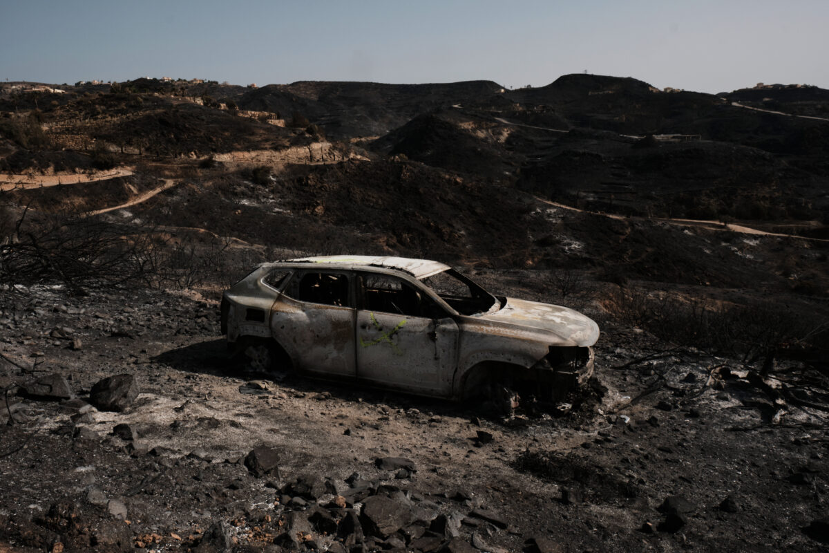Spain: hundreds of firefighters still at work in Andalusia Spain: hundreds of firefighters still at work in Andalusia