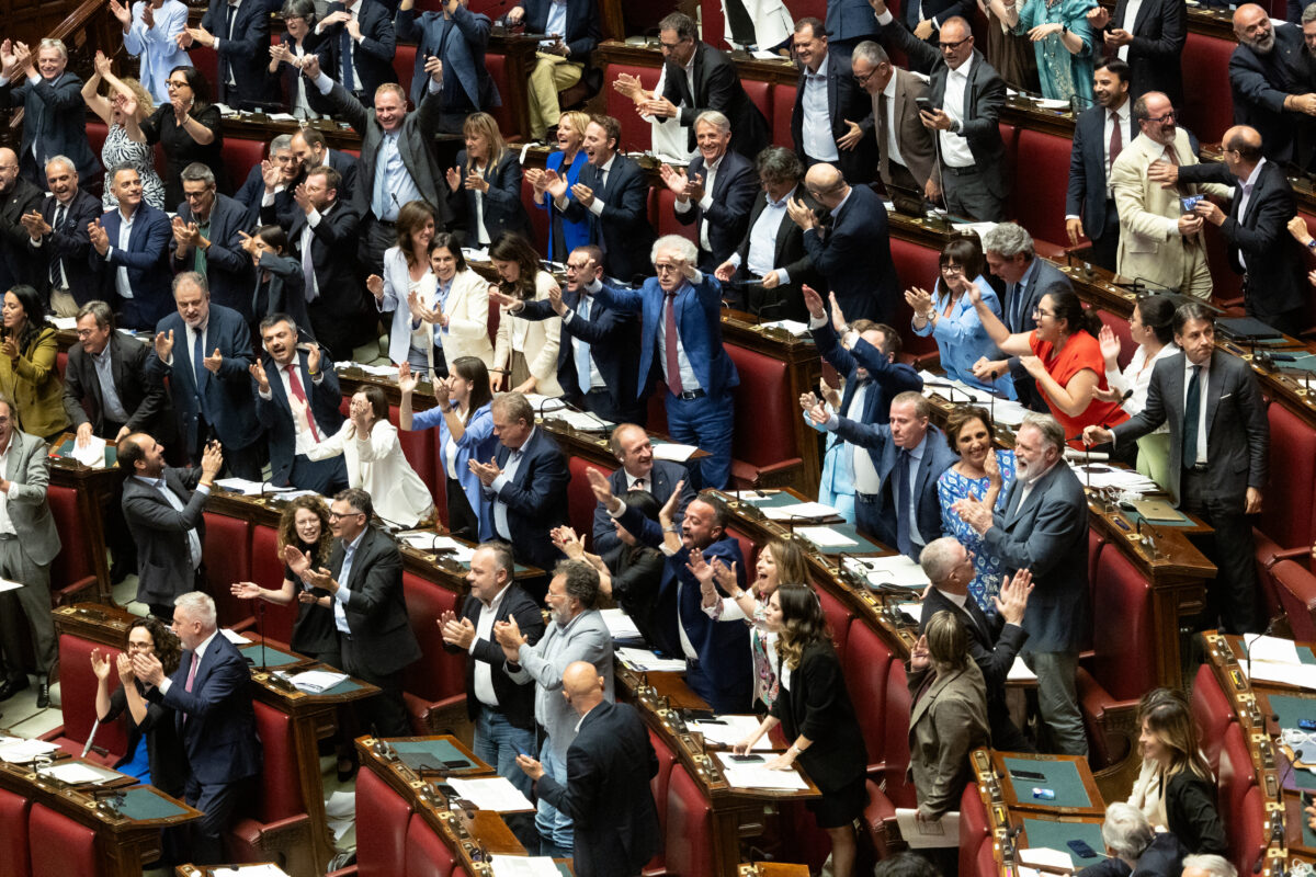 Electoral law: opposition to the centre-right’s amendment on students living away from home
