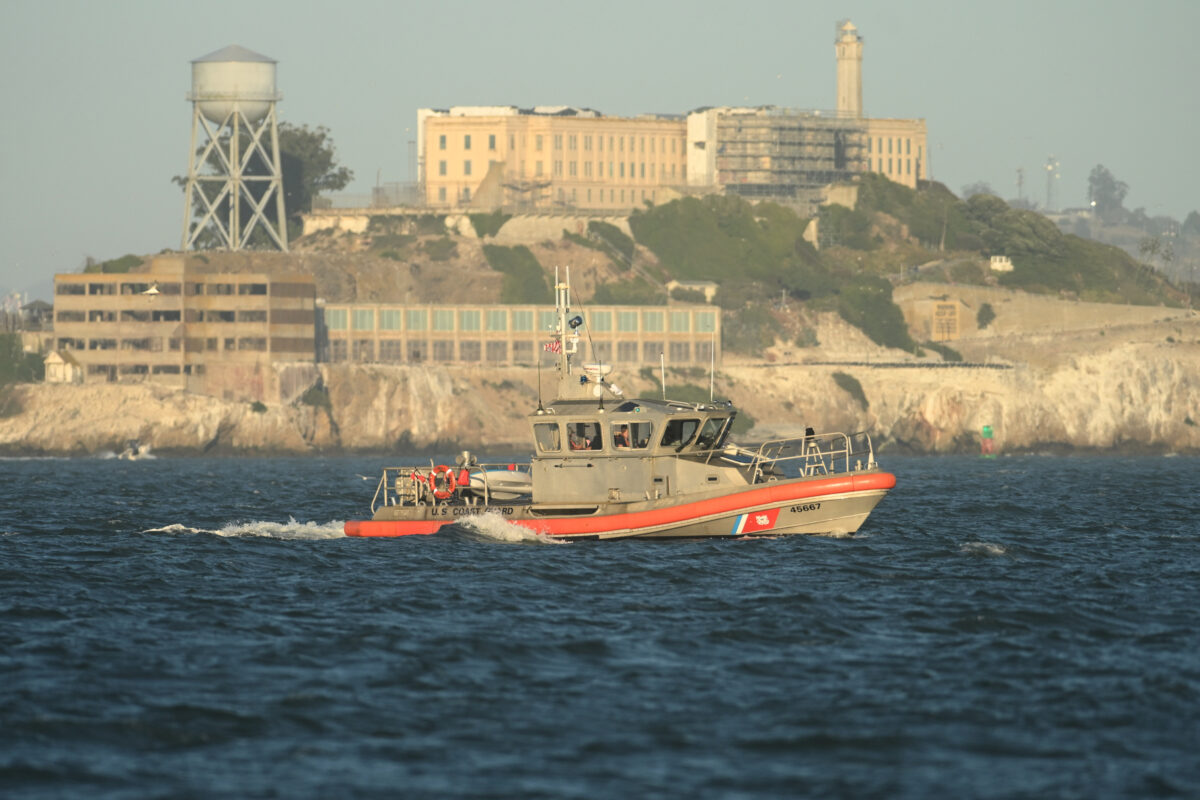 US: Boat capsizes near Alcatraz – one dead and three missing US: Boat capsizes near Alcatraz – one dead and three missing