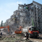 Russian missiles strike Kyiv, at least one dead and 13 injured