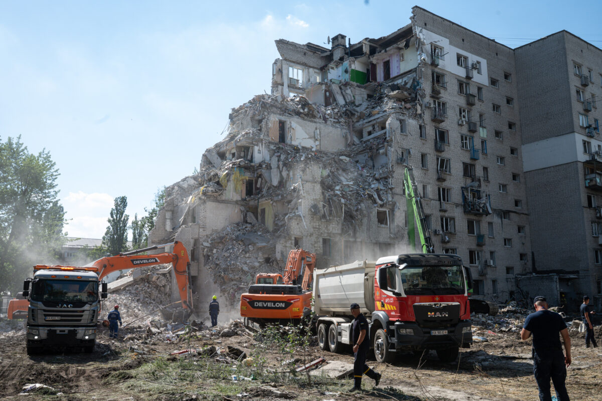 Russian missiles strike Kyiv, at least one dead and 13 injured Russian missiles strike Kyiv, at least one dead and 13 injured
