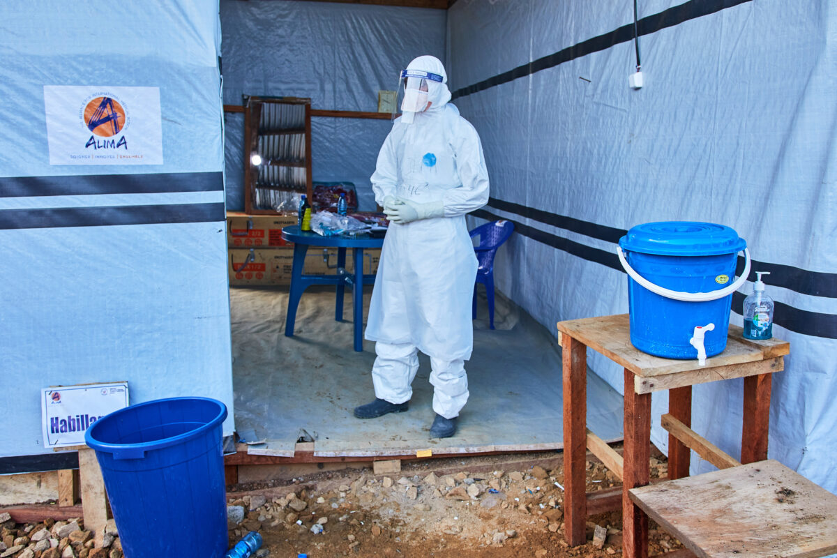 Ebola: at least 930 deaths in the outbreak in the Democratic Republic of the Congo Ebola: at least 930 deaths in the outbreak in the Democratic Republic of the Congo