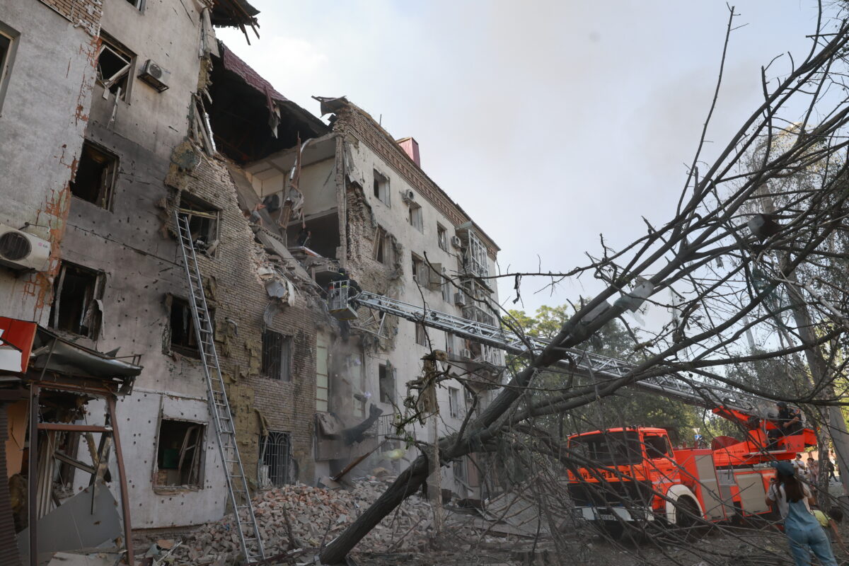Ukraine: Russian attack on Zaporizhzhia leaves two dead and 42 injured Ukraine: Russian attack on Zaporizhzhia leaves two dead and 42 injured