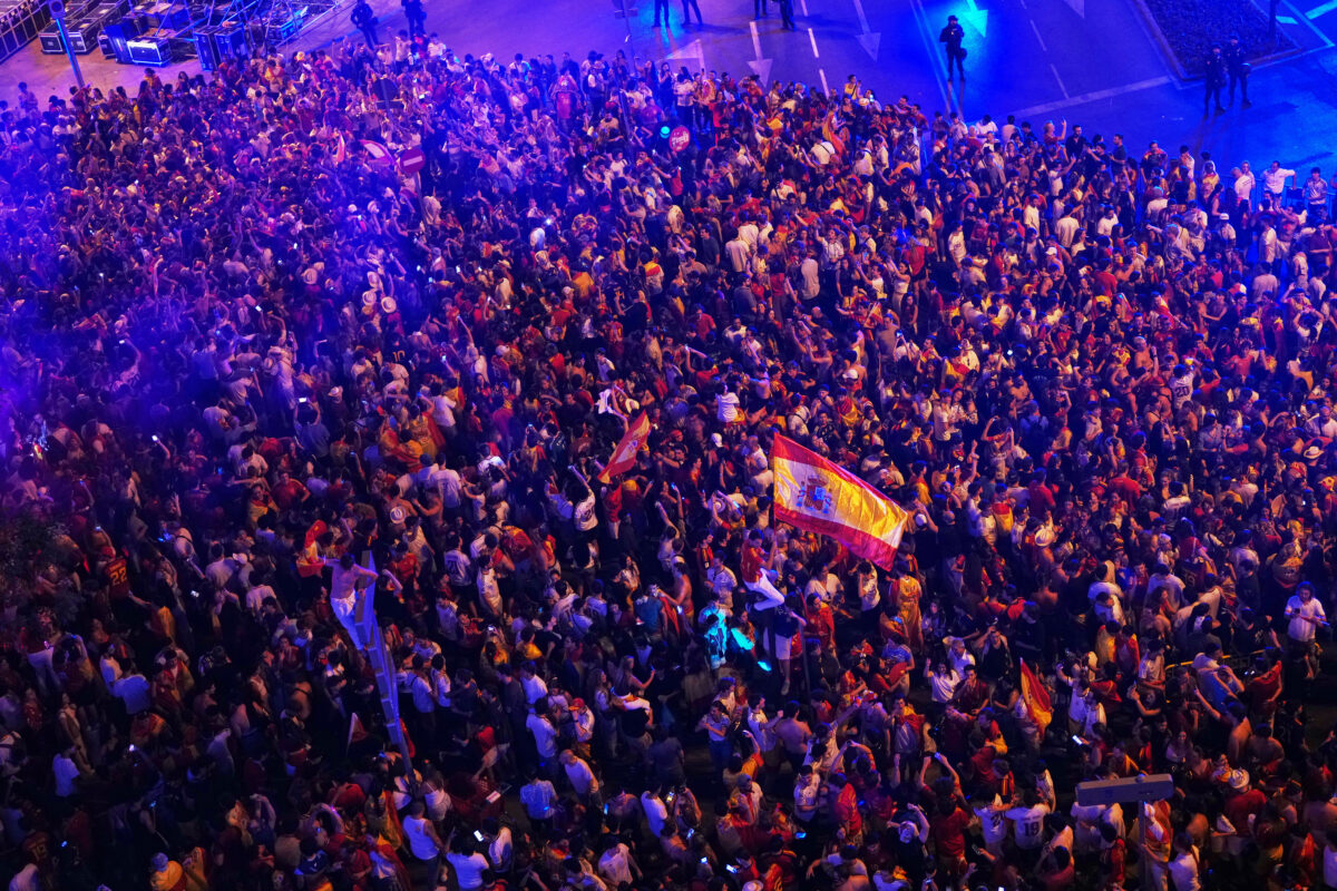 2026 World Cup: Fountain collapses during victory celebrations; 13-year-old dies in Spain 2026 World Cup: Fountain collapses during victory celebrations; 13-year-old dies in Spain