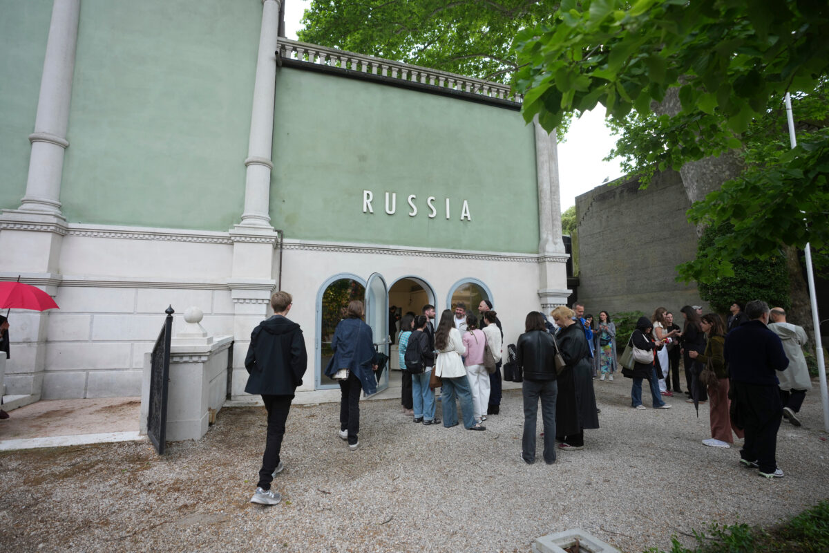 Biennale: EU revokes €2 million grant after Russian pavilion scandal Biennale: EU revokes €2 million grant after Russian pavilion scandal
