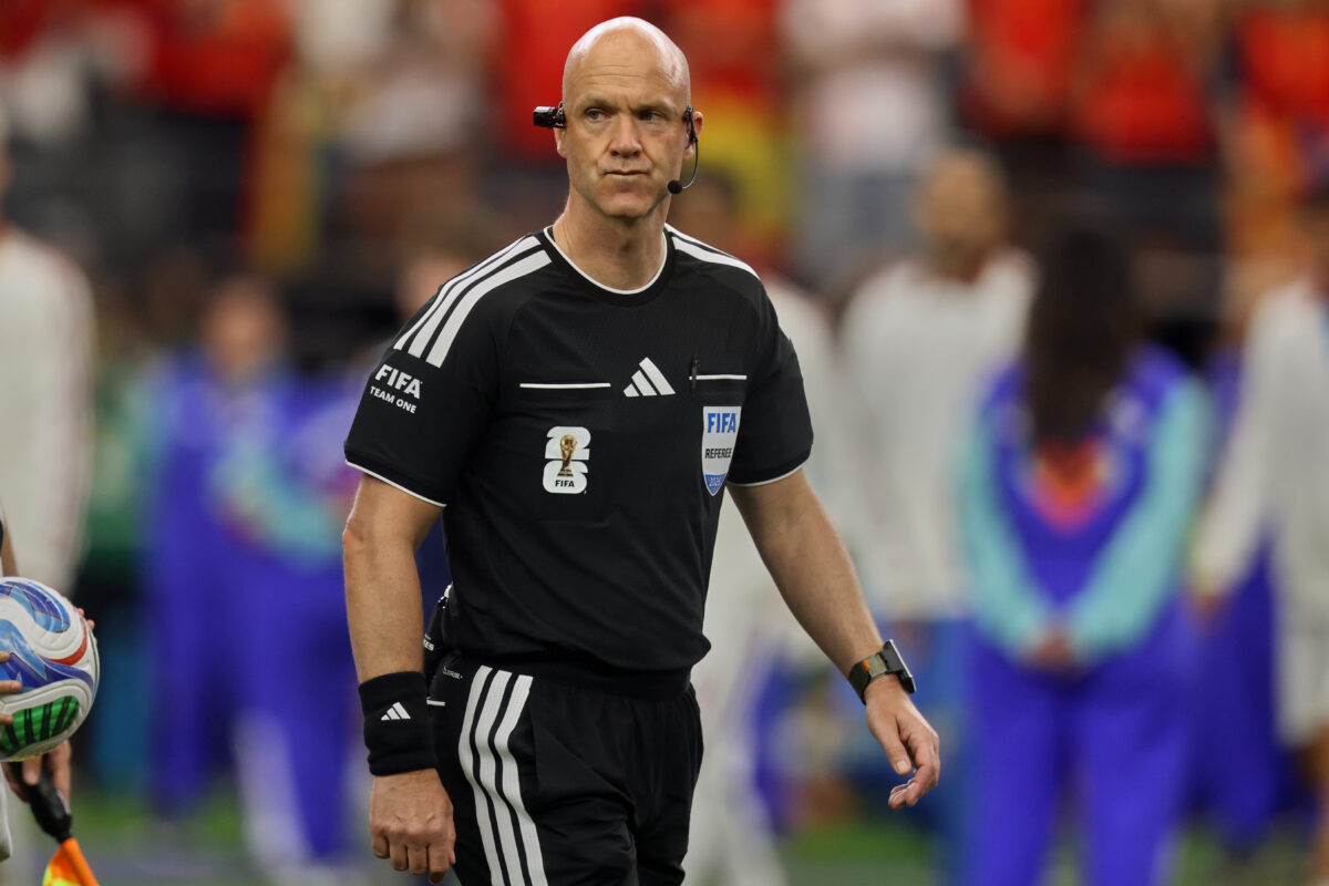 Soccer: English Referee Taylor Retires—a “Nightmare” for Roma Fans Soccer: English Referee Taylor Retires—a “Nightmare” for Roma Fans