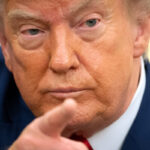 Iran, Trump: “For every attack on the Strait of Hormuz, we will strike a bridge or a power plant”